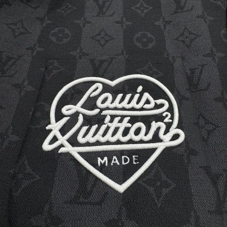 Louis Vuitton Louis Vuitton Nigo Heart Embroidered Suit Jacket Size US L / EU 52-54 / 3 - 2 Thumbnail
