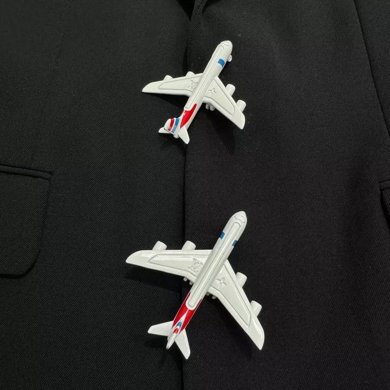 Louis Vuitton Louis Vuitton Wool Suit with Airplane Buckles Size US L / EU 52-54 / 3 - 6 Thumbnail