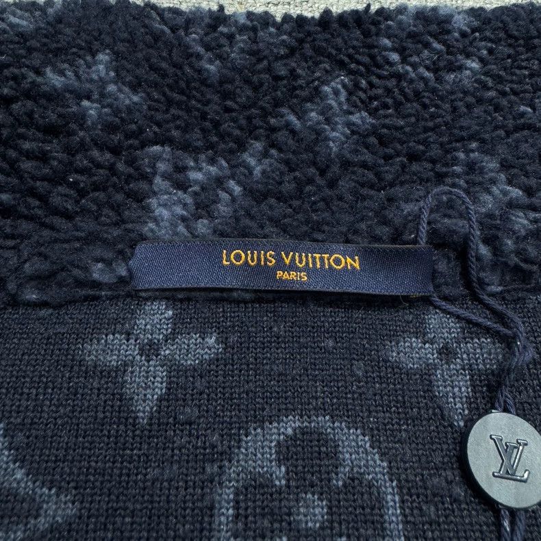 Louis Vuitton Louis Vuitton Teddy Coat with Full Print Design Size US M / EU 48-50 / 2 - 2 Thumbnail