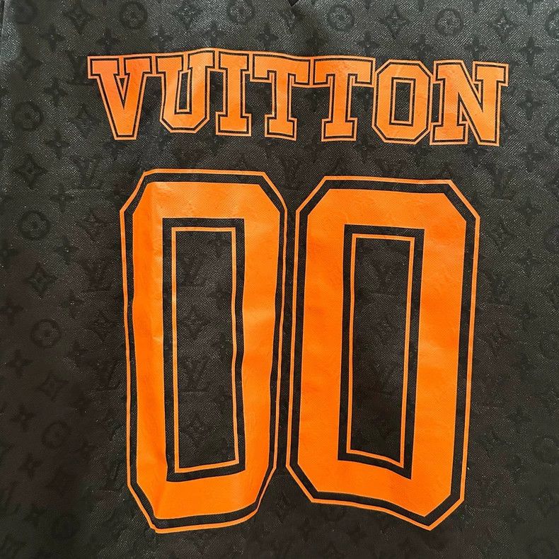 Louis Vuitton Louis Vuitton Black Short Sleeve V-neck Shirt Size US M / EU 48-50 / 2 - 5 Thumbnail