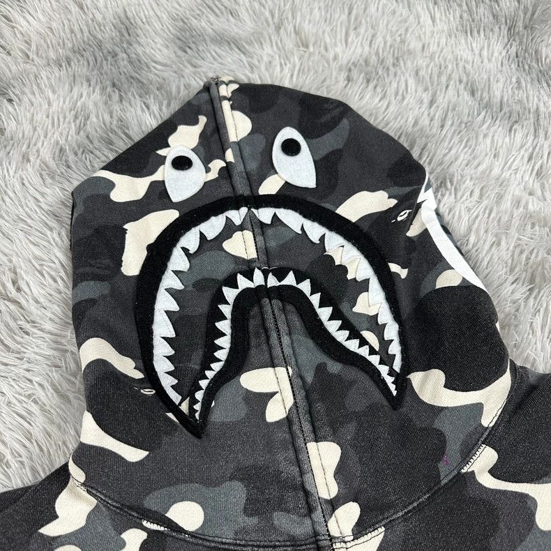 Bape Black and White Camo Shark Hoodie Size US XXL / EU 58 / 5 - 6 Thumbnail