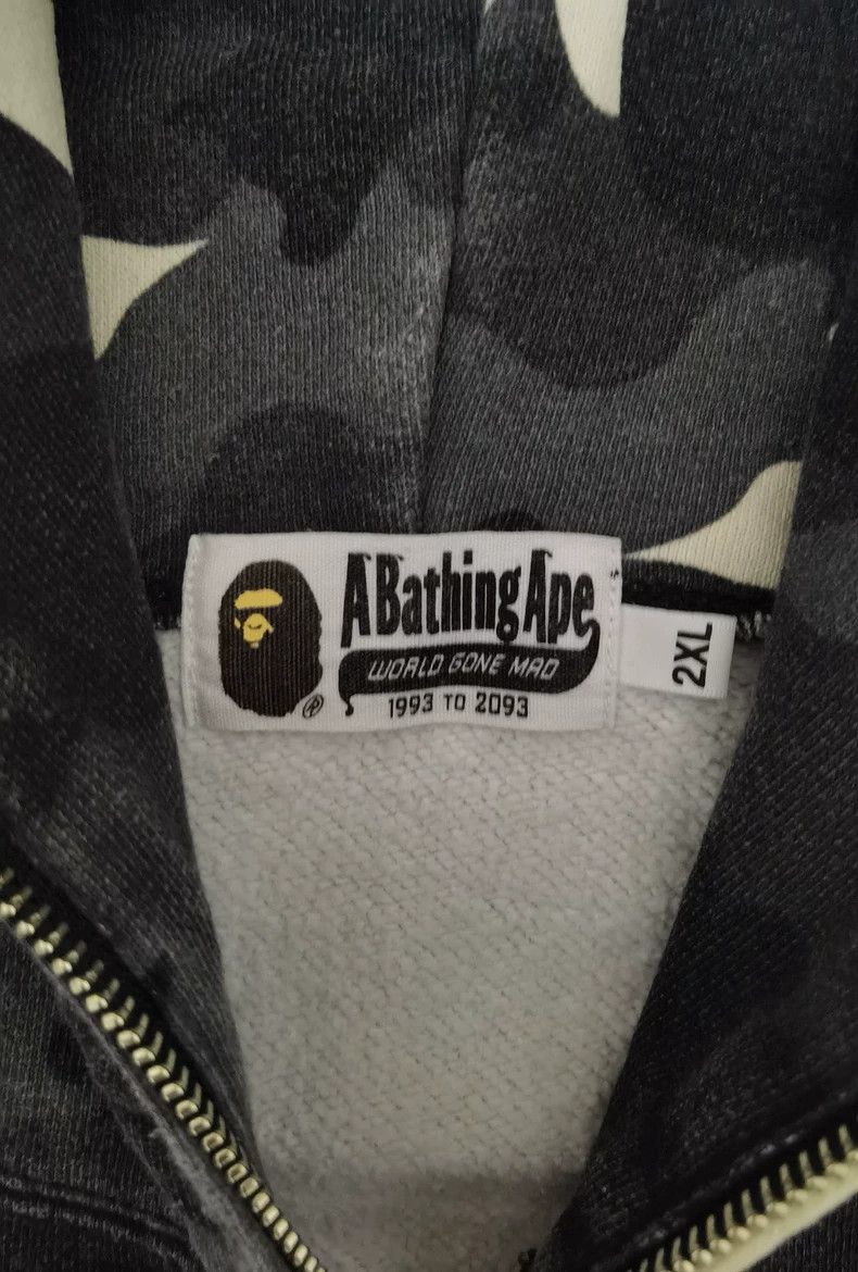 Bape Black and White Camo Shark Hoodie Size US XXL / EU 58 / 5 - 2 Thumbnail