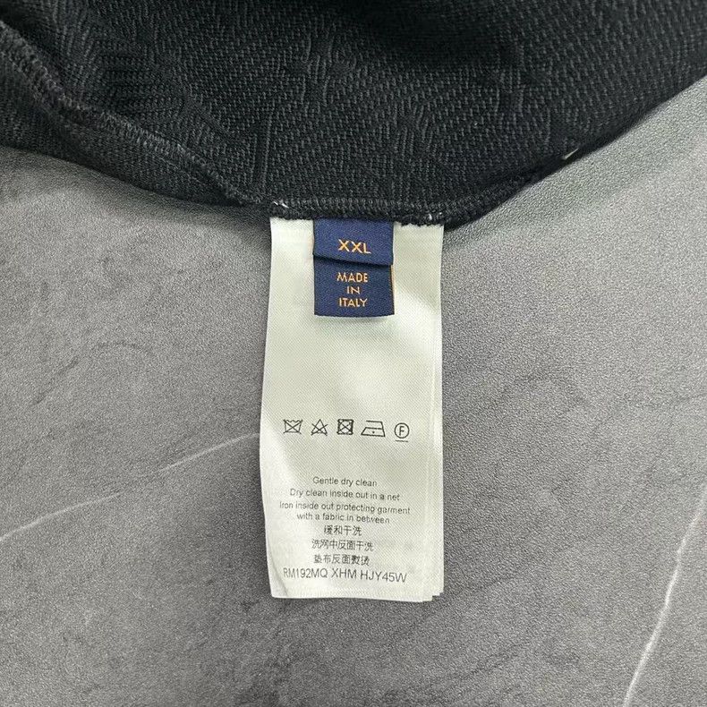Louis Vuitton Louis Vuitton Logo Embossed Jacket XXL Size US XXL / EU 58 / 5 - 6 Thumbnail