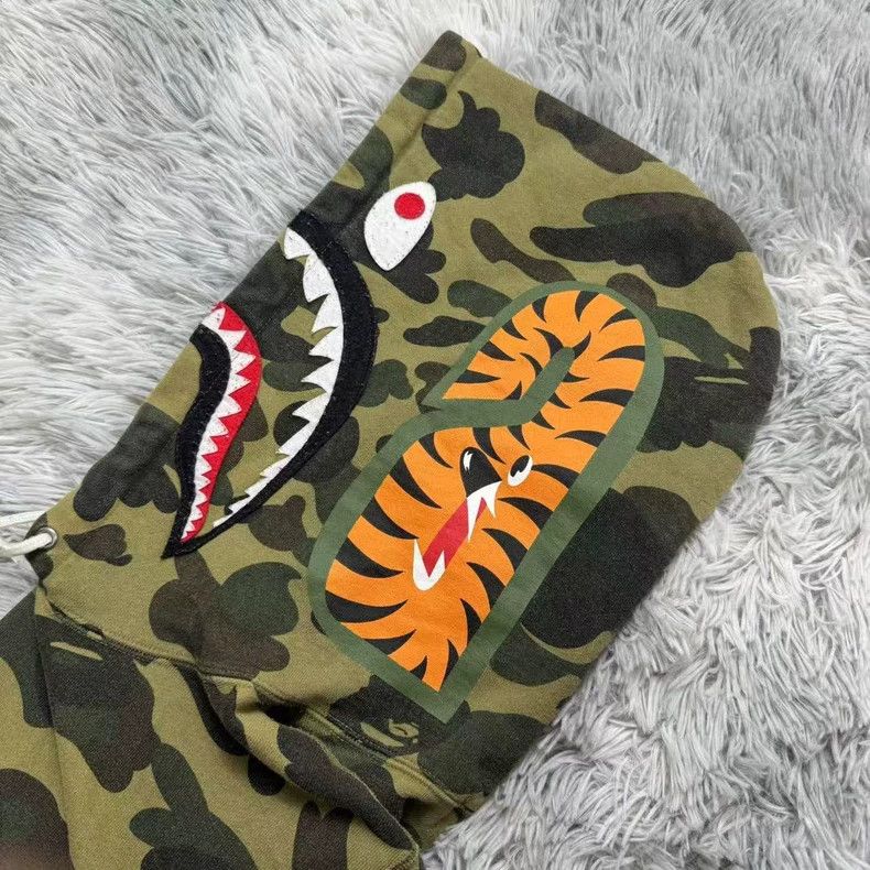 Bape Bape Green Camouflage Shark Hoodie Size US L / EU 52-54 / 3 - 3 Thumbnail