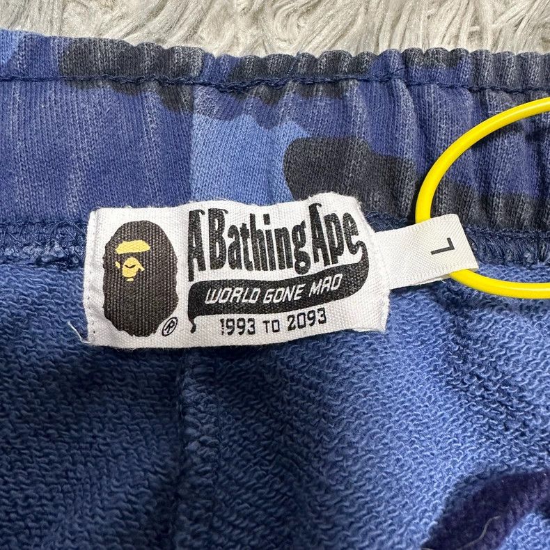 Bape BAPE Blue Camo Shark Shorts Size L Size US 44 / EU 60 - 3 Thumbnail