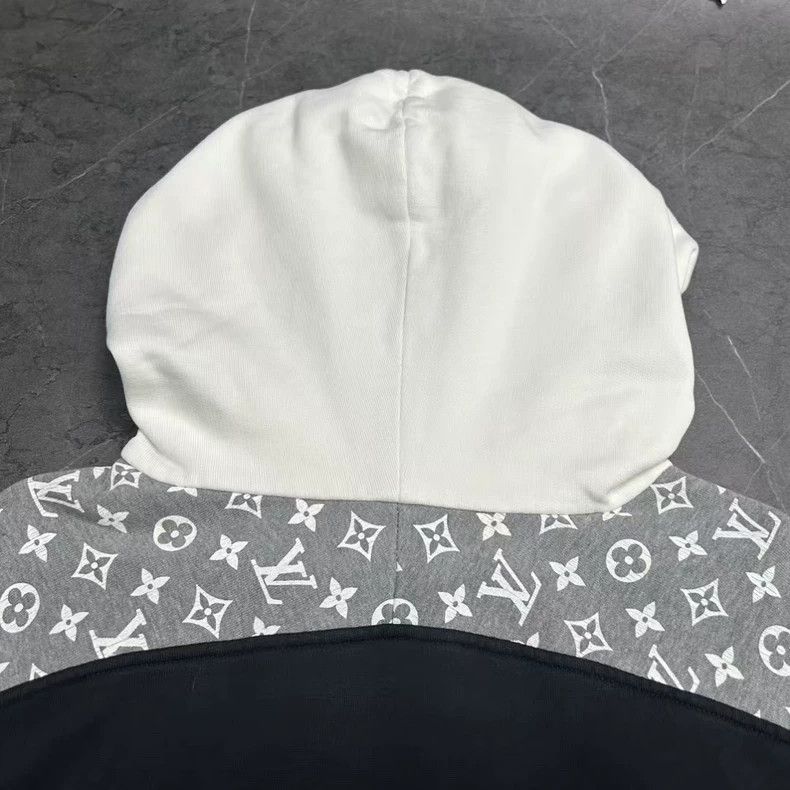 Louis Vuitton Louis Vuitton Black White Half Printed Hoodie Size US L / EU 52-54 / 3 - 4 Thumbnail