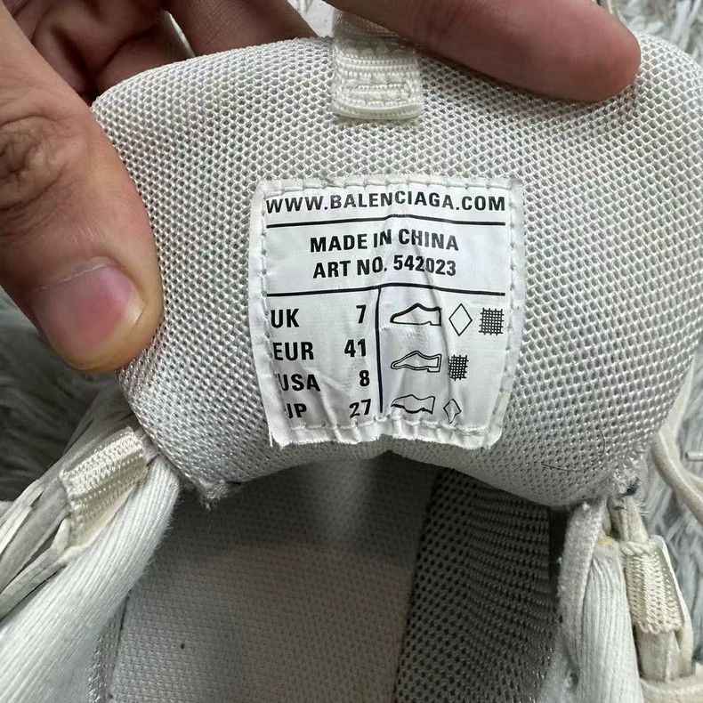 Balenciaga Balenciaga White Dad Sneakers Size 41 Size US 8 / EU 41 - 7 Thumbnail