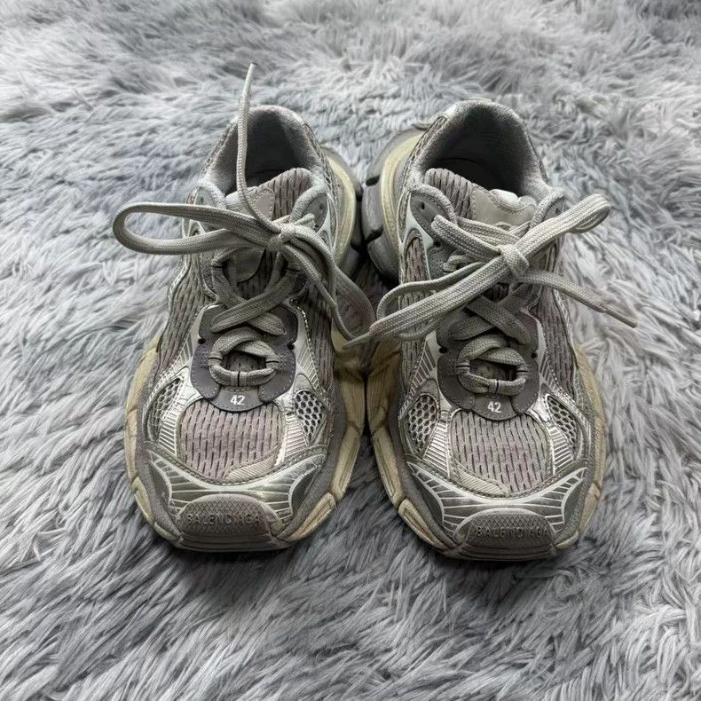 Balenciaga Balenciaga Silver Sneakers Size 42 Size US 9 / EU 42 - 2 Thumbnail