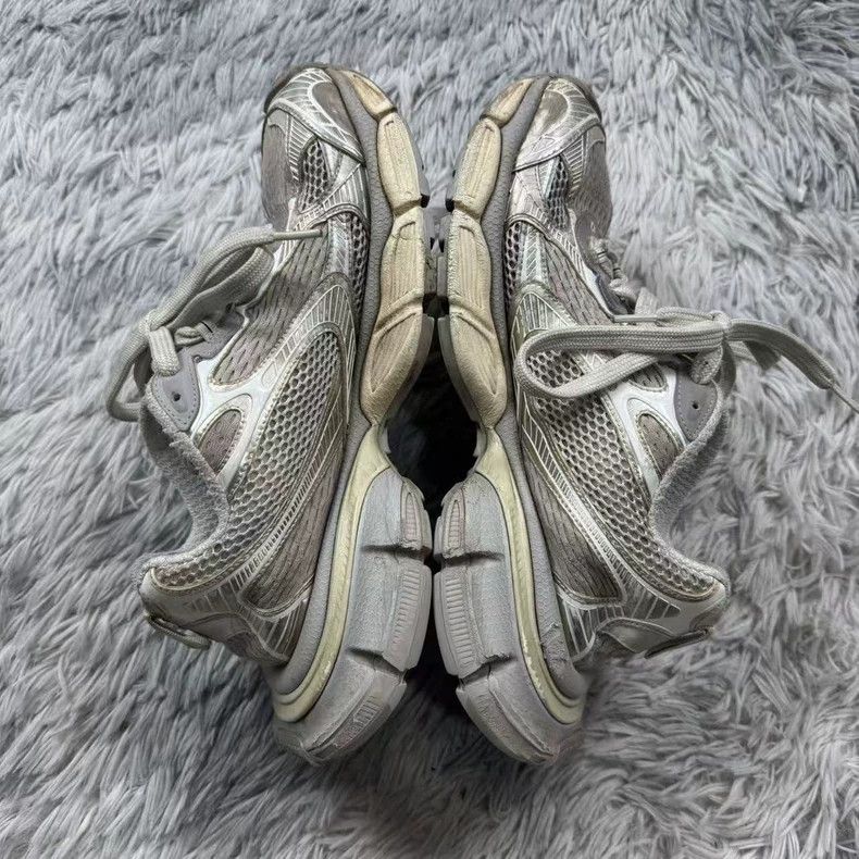 Balenciaga Balenciaga Silver Sneakers Size 42 Size US 9 / EU 42 - 4 Thumbnail
