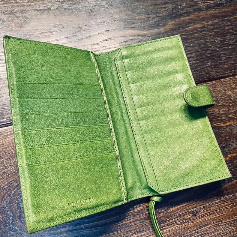 Bottega Veneta Long Green Wallet Bag for Personal Use Size ONE SIZE - 2 Thumbnail