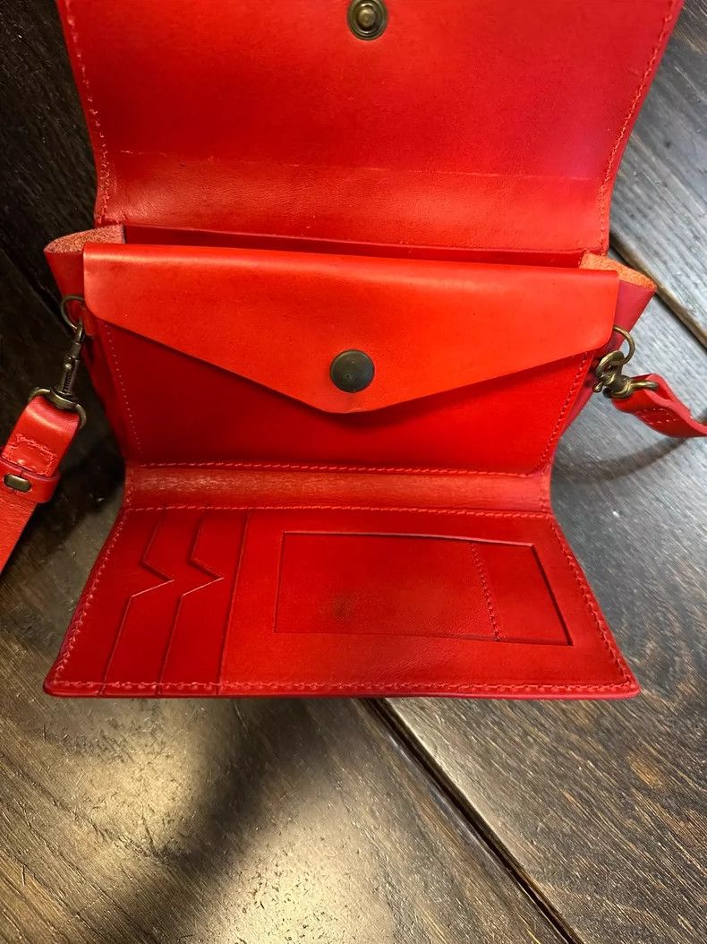 Vintage Handmade Red Leather Crossbody Bag Size ONE SIZE - 3 Thumbnail