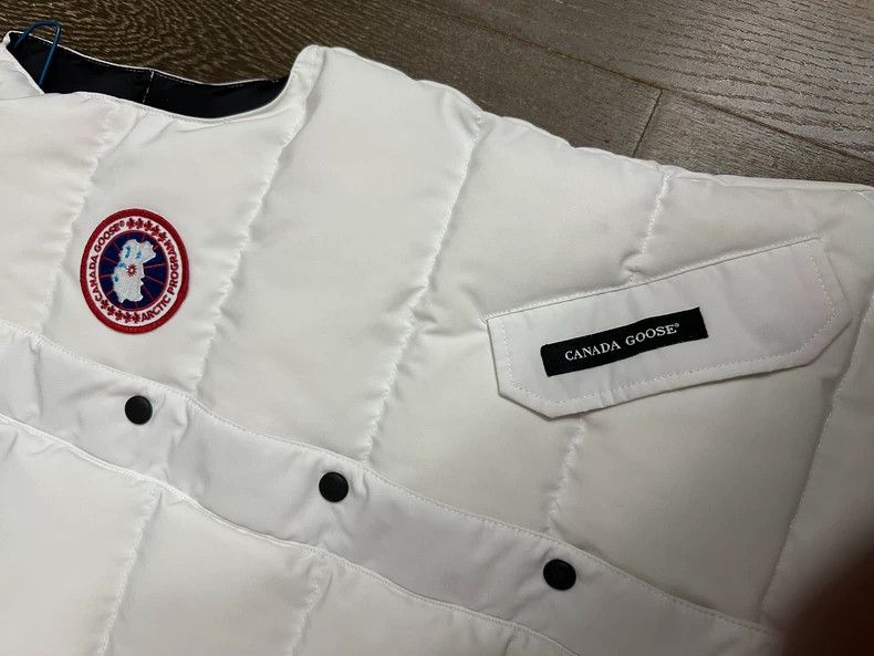 Canada Goose Canada Goose Women's Down Vest Size S Size US S / EU 44-46 / 1 - 2 Thumbnail
