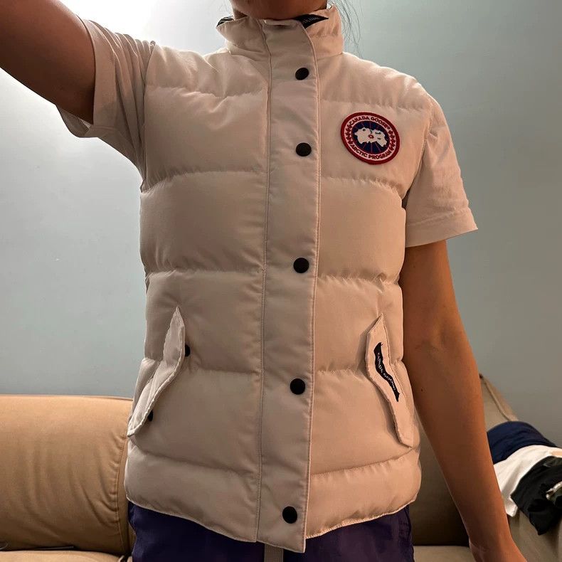 Canada Goose Canada Goose Women's Down Vest Size S Size US S / EU 44-46 / 1 - 7 Thumbnail