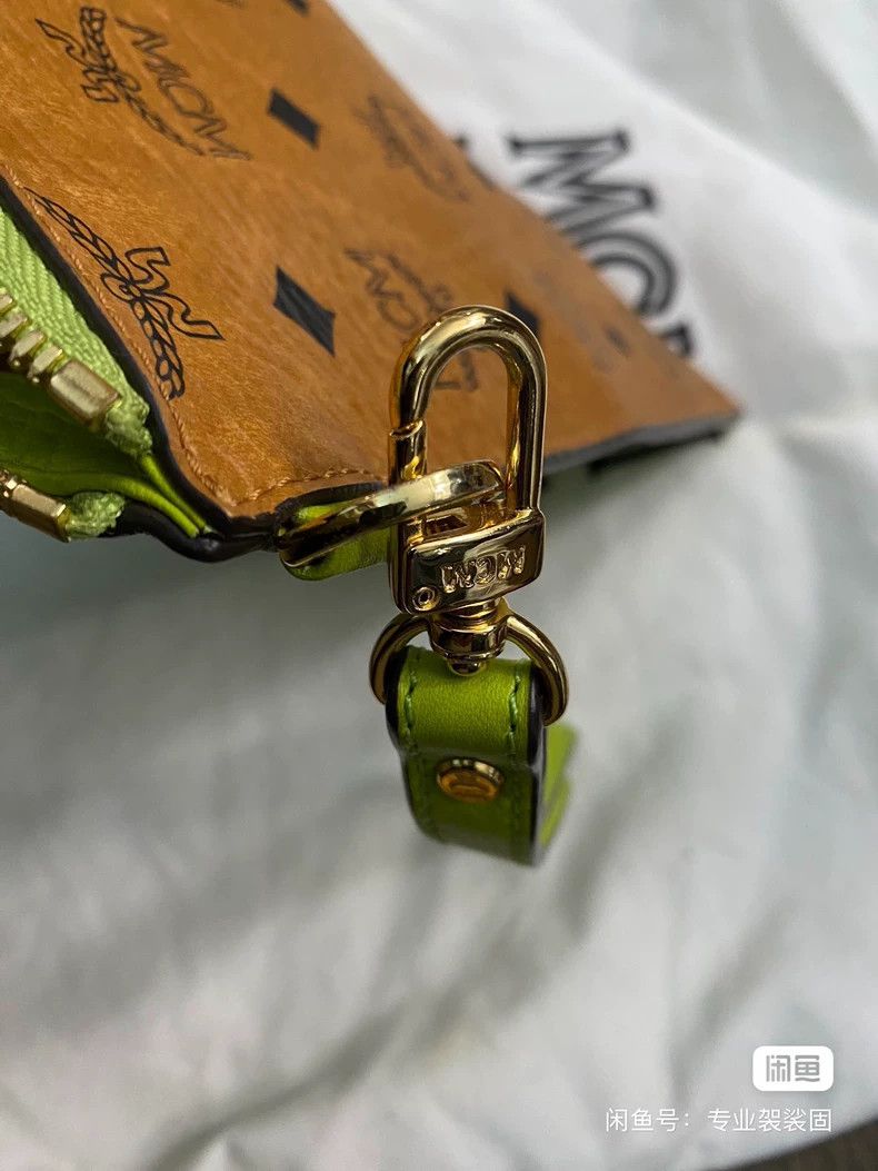 MCM MCM Handheld Bag in Good Condition Size ONE SIZE - 9 Thumbnail