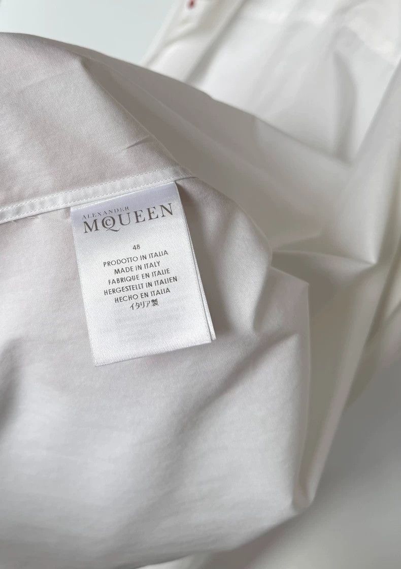 Alexander McQueen Red Velvet Collar White Shirt by McQueen Size US L / EU 52-54 / 3 - 7 Thumbnail