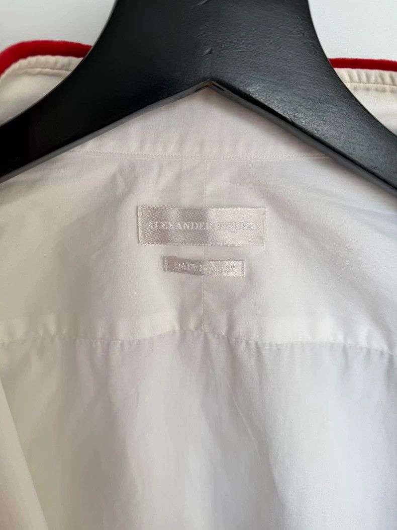 Alexander McQueen Red Velvet Collar White Shirt by McQueen Size US L / EU 52-54 / 3 - 6 Thumbnail