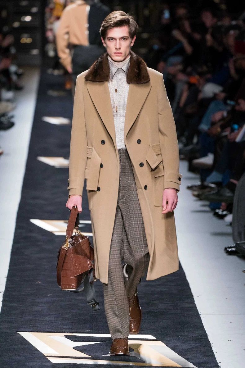 Fendi Fendi Beige Oversized Coat with Mink Collar Size US L / EU 52-54 / 3 - 2 Thumbnail