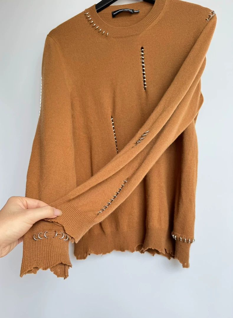 Alexander McQueen Alexander McQueen Distressed Cashmere Sweater Size US XS / EU 42 / 0 - 3 Thumbnail