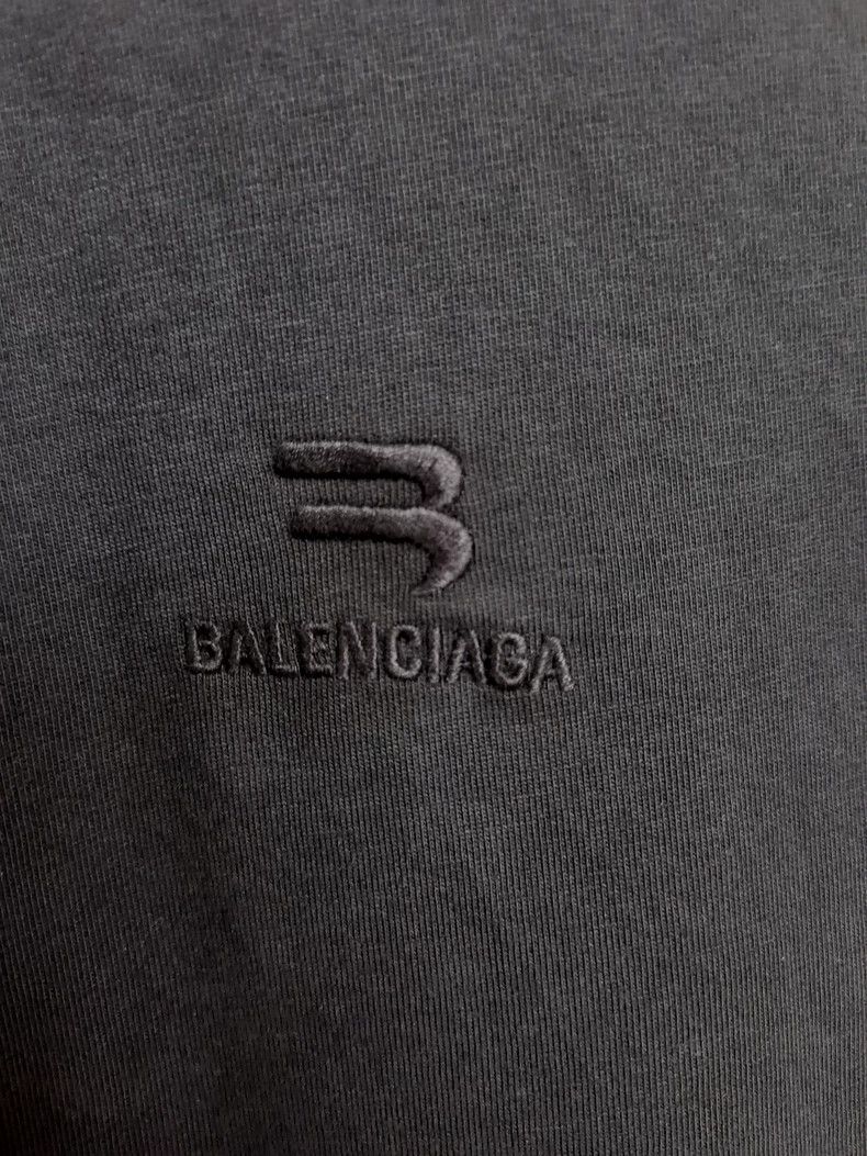 Balenciaga Balenciaga T-shirt in Black and Gray Color Size US L / EU 52-54 / 3 - 3 Thumbnail