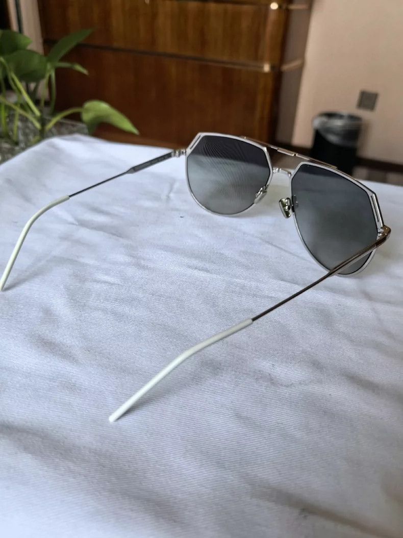 Dior Dior Sunglasses with Silver Frame and Red Accents Size ONE SIZE - 7 Thumbnail