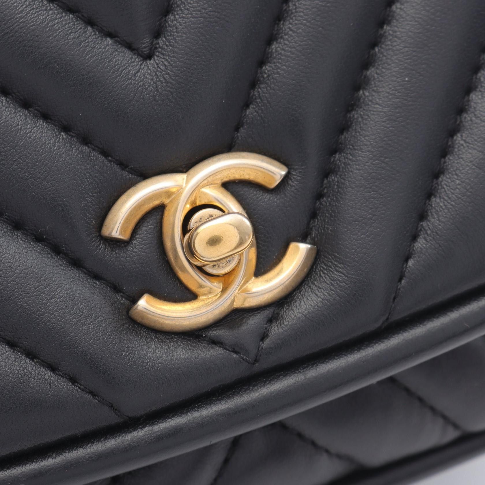 Chanel Chanel V-stitch Chevron Lambskin Shoulder Bag Leather Shoulder Bag DUTY FREE for USA
