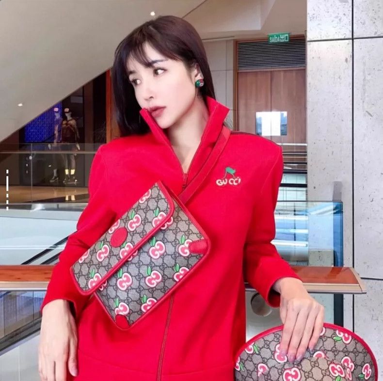 Gucci Gucci Red Cherry Embroidered Zip Jacket Size US S / EU 44-46 / 1 - 9 Thumbnail