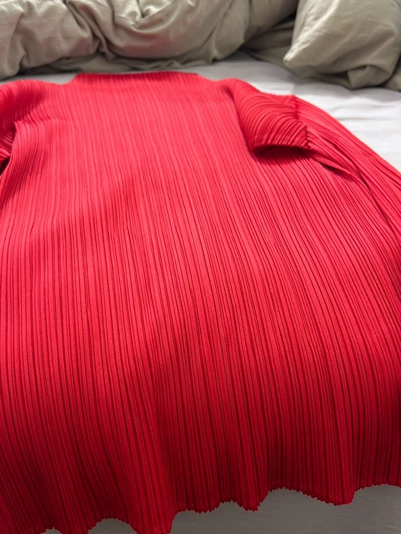 Issey Miyake Issey Miyake Red Pleated Top Size US M / EU 48-50 / 2 - 4 Thumbnail