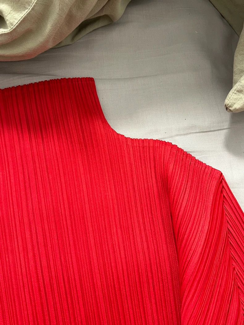 Issey Miyake Issey Miyake Red Pleated Top Size US M / EU 48-50 / 2 - 3 Thumbnail