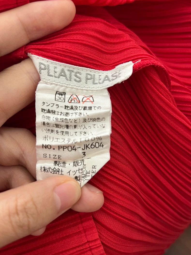Issey Miyake Issey Miyake Red Pleated Top Size US M / EU 48-50 / 2 - 7 Thumbnail