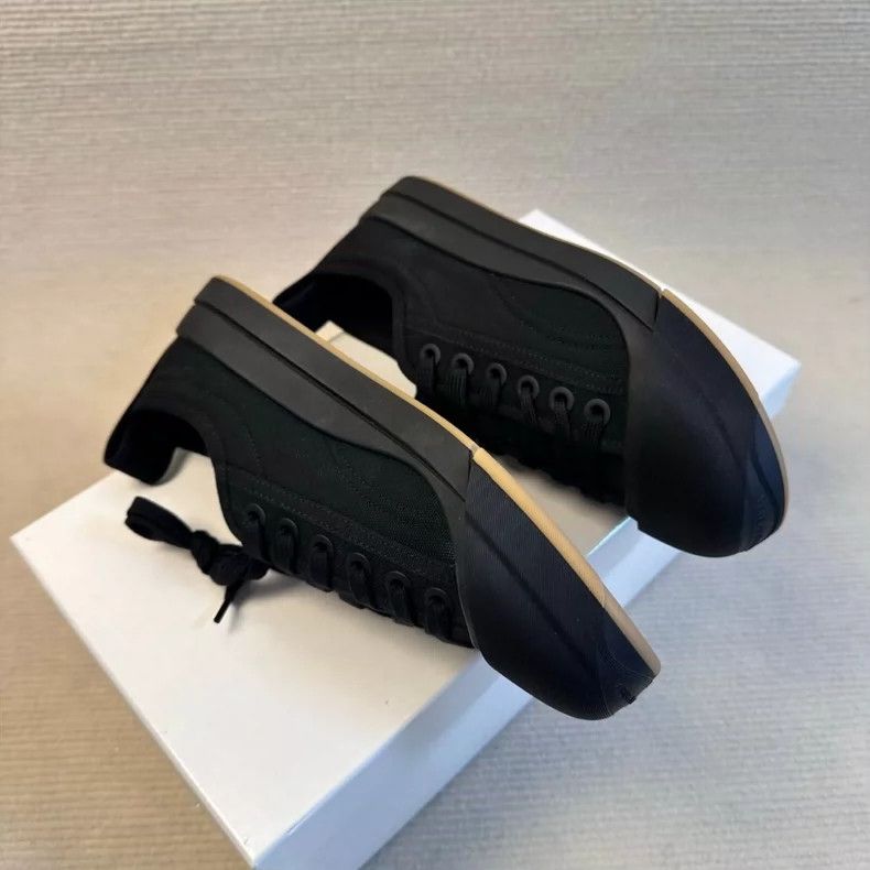 Bottega Veneta New BV Low-top Black Casual Shoes Size US 6.5 / EU 39-40 - 2 Thumbnail