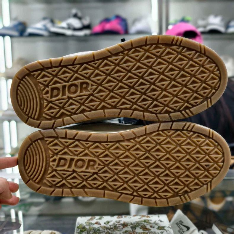 Dior DIOR B713 Sneakers Size 42 Price 3880 Size US 8 / EU 41 - 8 Thumbnail