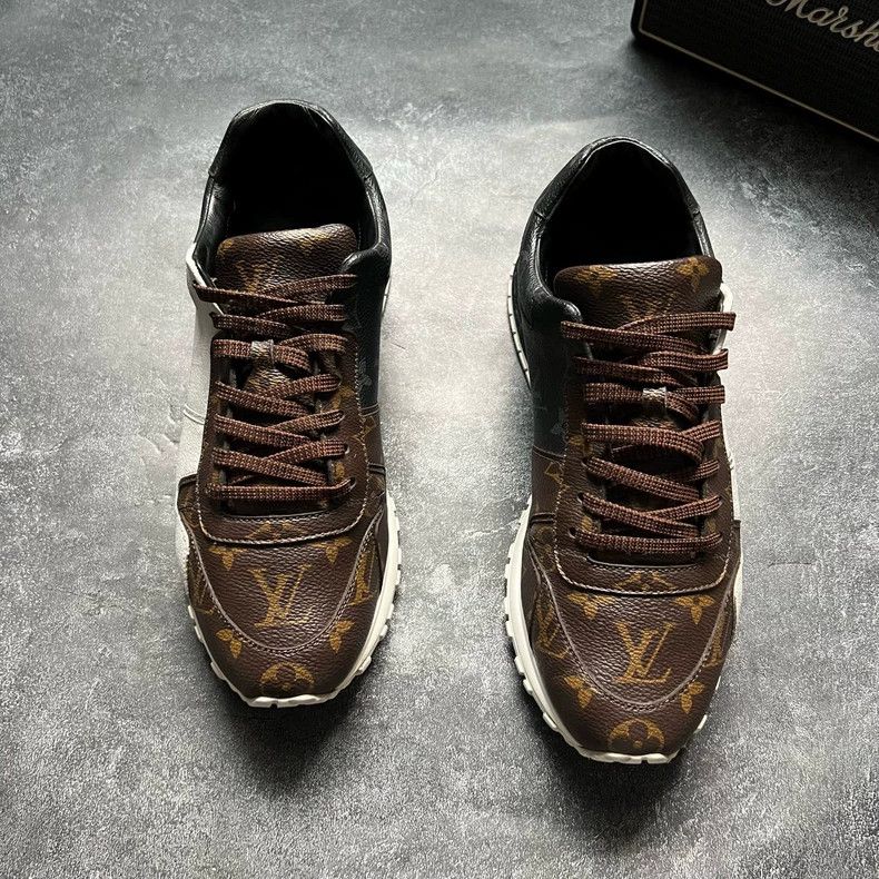 Louis Vuitton Louis Vuitton Runaway Monogram Sneakers Size 41 Size US 7 / EU 40 - 4 Thumbnail