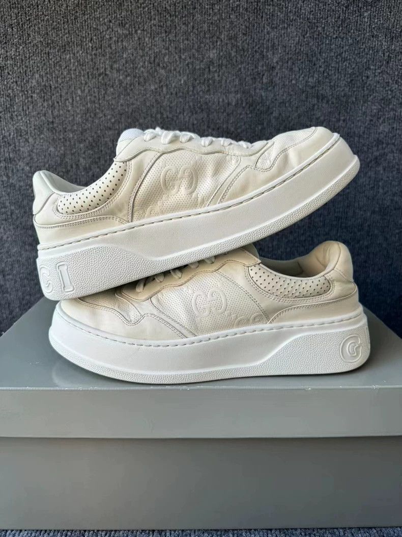 Gucci Gucci White Graphic Leather Biscuit Sneakers Size US 9 / EU 42 - 2 Thumbnail