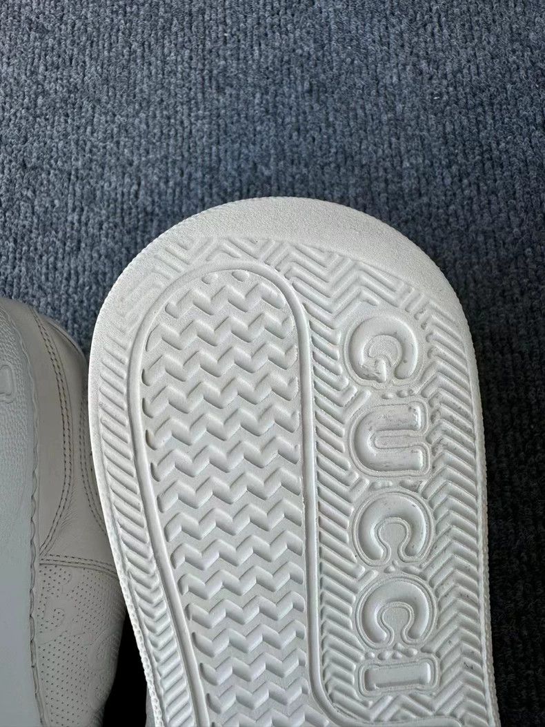 Gucci Gucci White Graphic Leather Biscuit Sneakers Size US 9 / EU 42 - 7 Thumbnail
