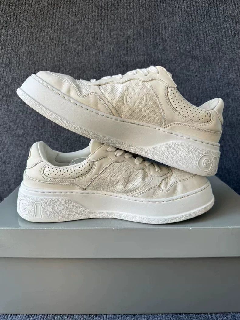 Gucci Gucci White Graphic Leather Biscuit Sneakers Size US 9 / EU 42 - 3 Thumbnail