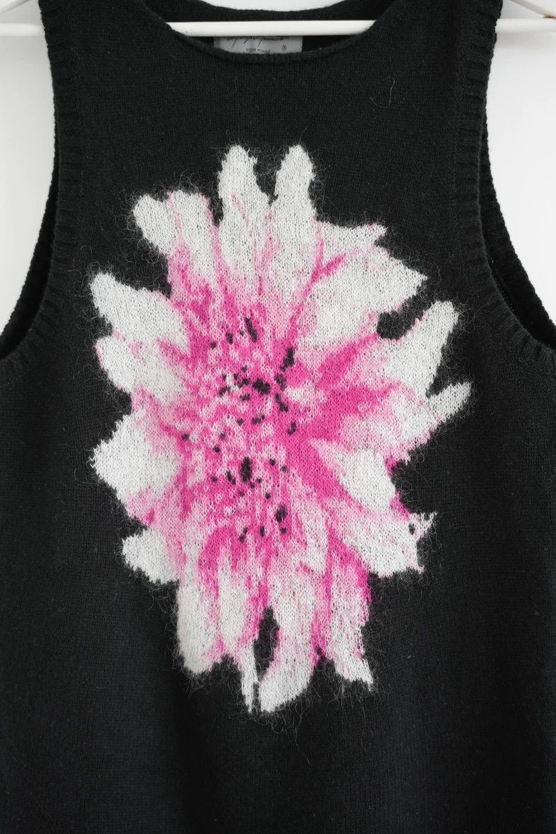 Yohji Yamamoto Black Knit Floral Vest Sweater by Yohji Yamamoto Size US M / EU 48-50 / 2 - 3 Thumbnail