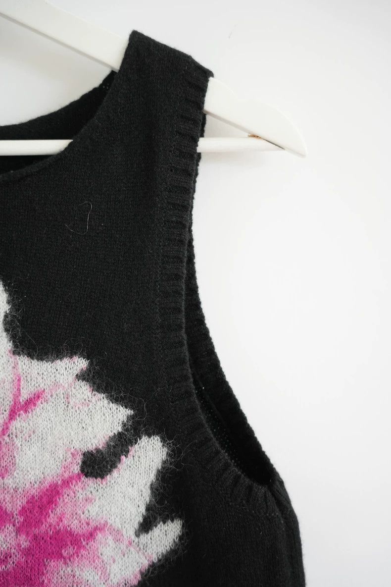 Yohji Yamamoto Black Knit Floral Vest Sweater by Yohji Yamamoto Size US M / EU 48-50 / 2 - 5 Thumbnail