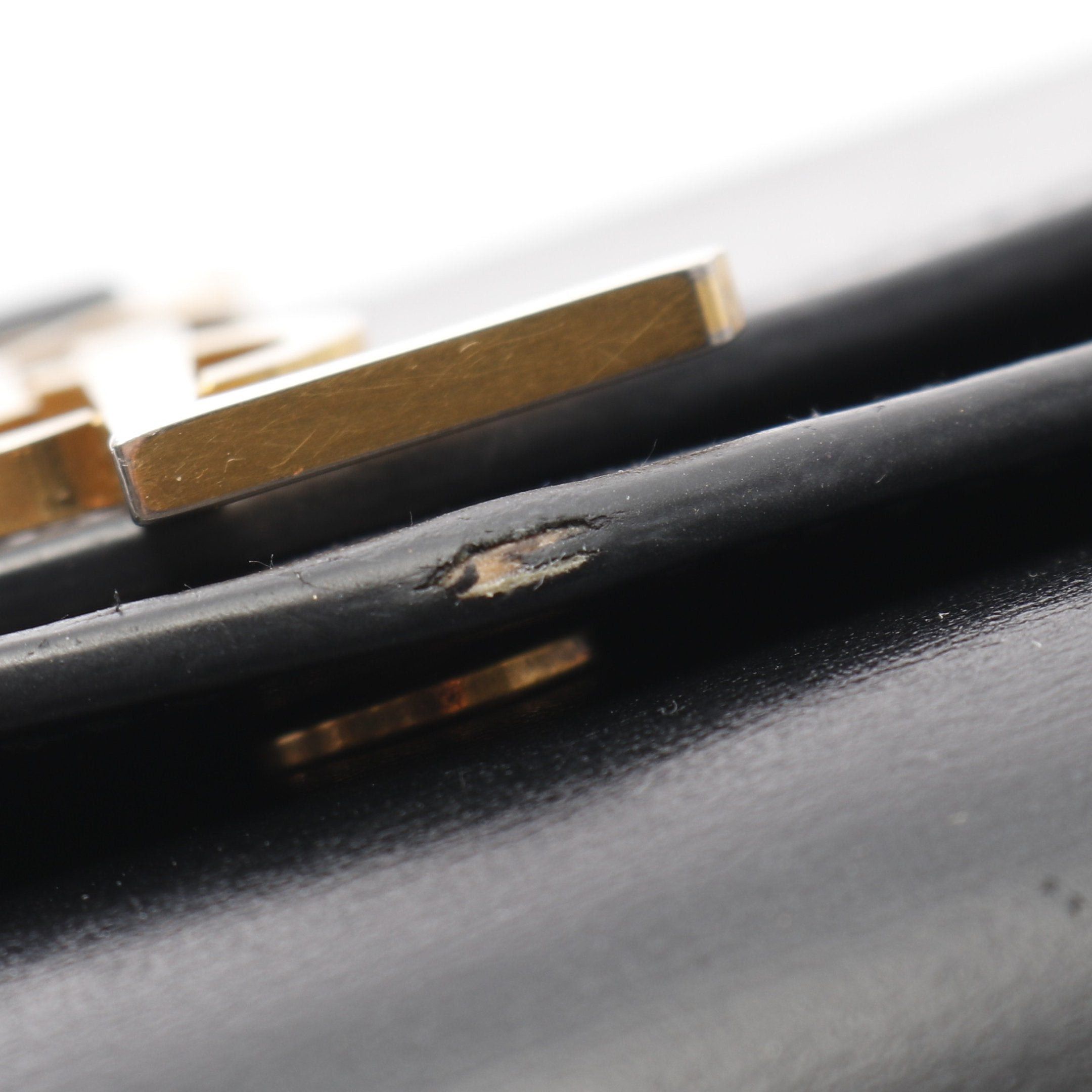 Yves Saint Laurent Yves Saint Laurent Sulpice Bi-Fold Long Wallet Leather Black Size ONE SIZE - 8 Thumbnail