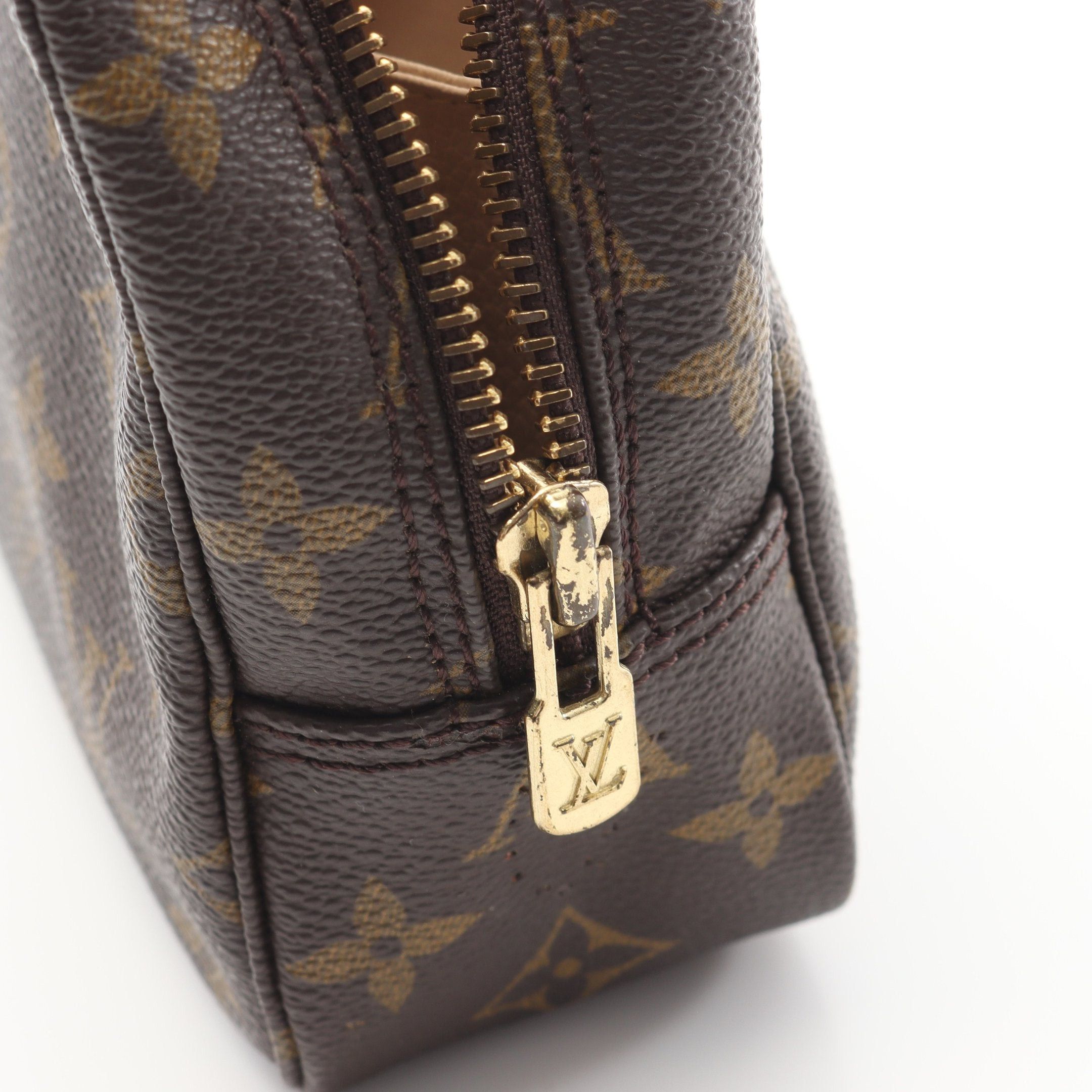 Louis Vuitton Louis Vuitton Truth Toilette 23 Monogram Cosmetic Pouch Brown Size ONE SIZE - 12 Thumbnail