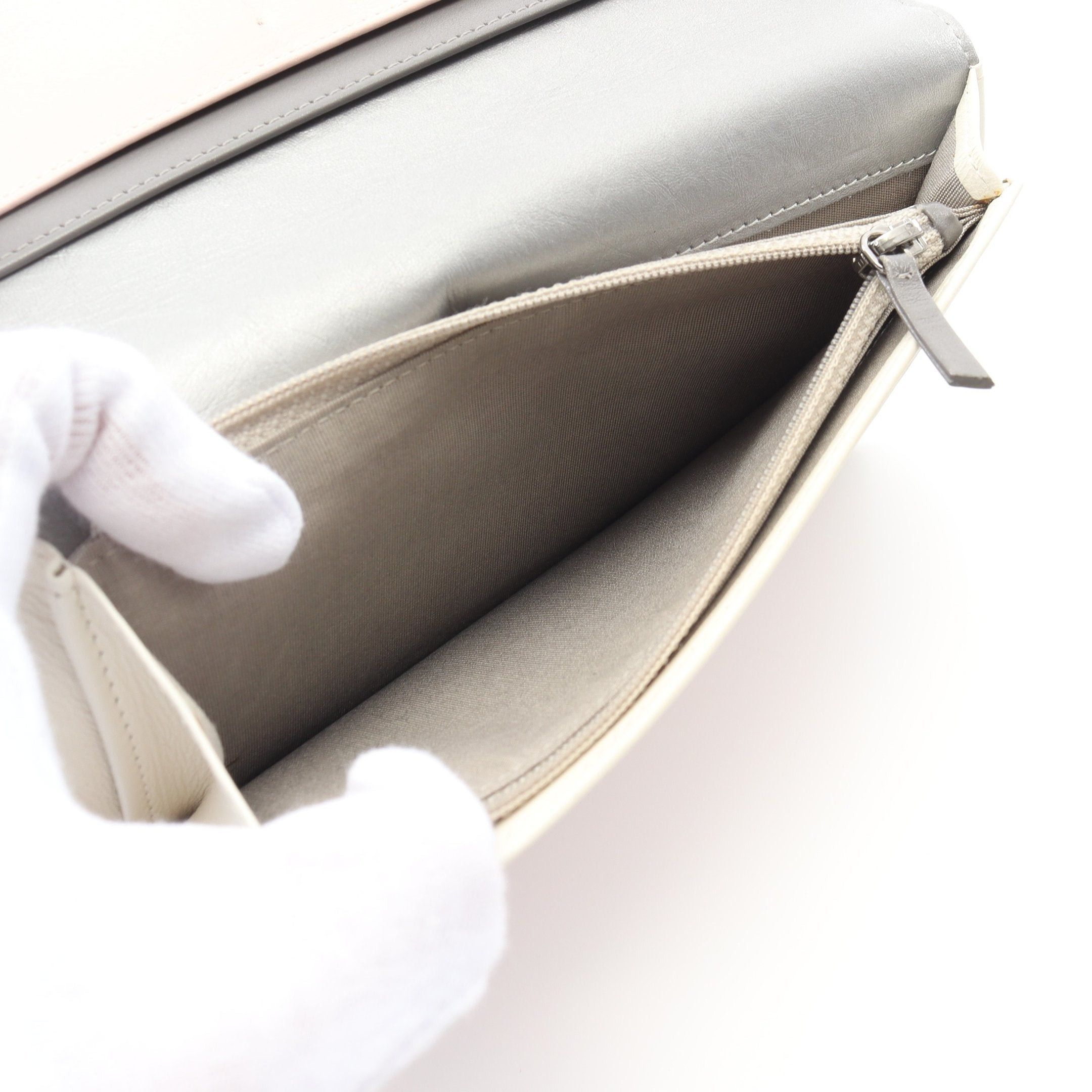 Chanel Chanel Matelasse Coco Mark Bi-Fold Long Wallet Leather Silver Hardware Size ONE SIZE - 4 Thumbnail