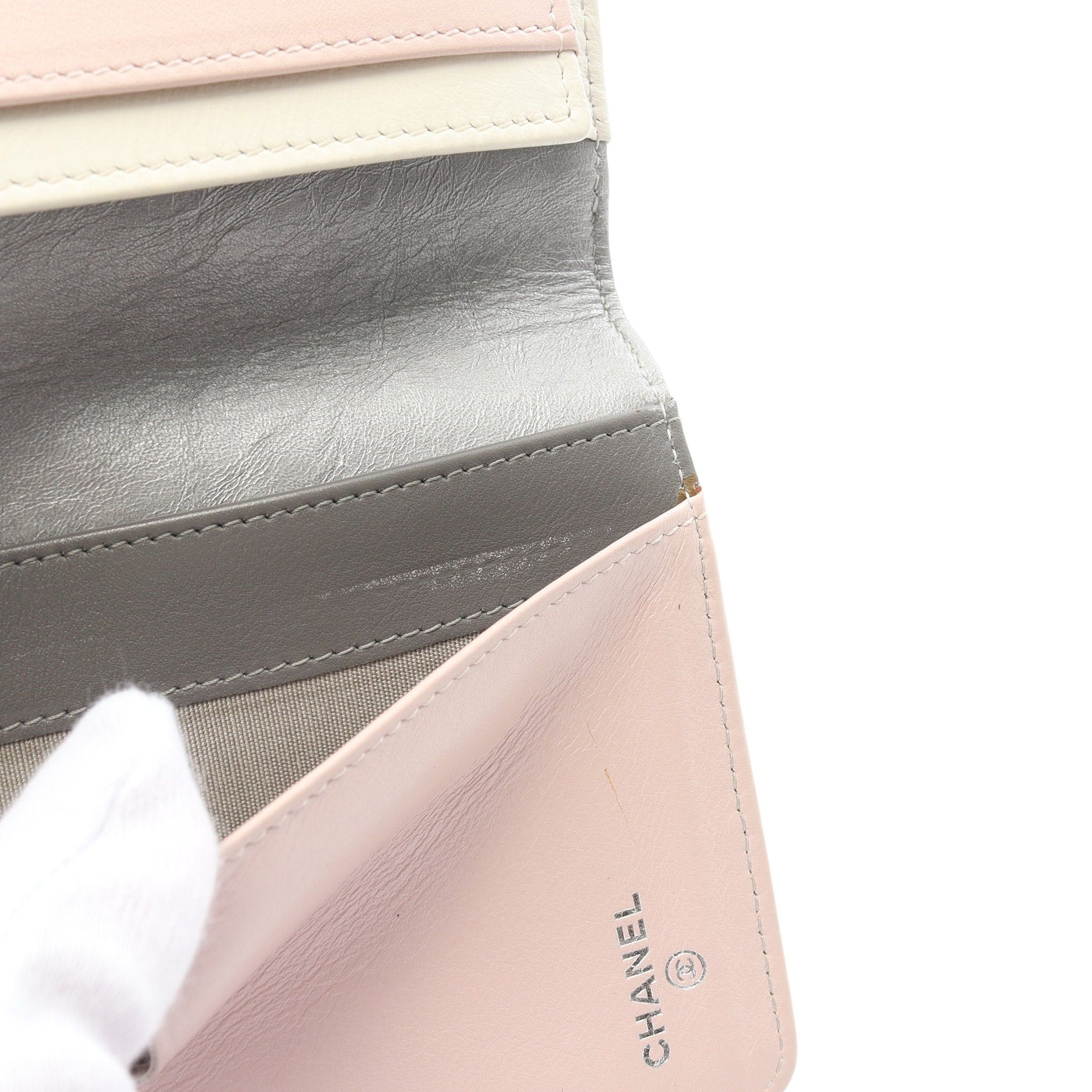 Chanel Chanel Matelasse Coco Mark Bi-Fold Long Wallet Leather Silver Hardware Size ONE SIZE - 8 Thumbnail