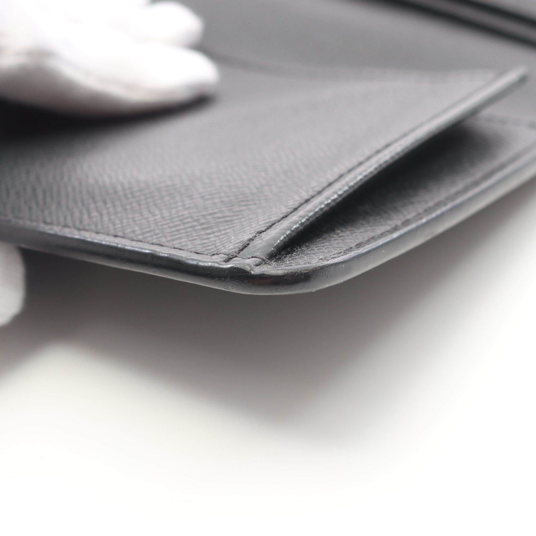 Louis Vuitton Louis Vuitton Portefeuil Ron Taiga Ardoise Bi-Fold Long Wallet Leather Black Size ONE SIZE - 11 Thumbnail