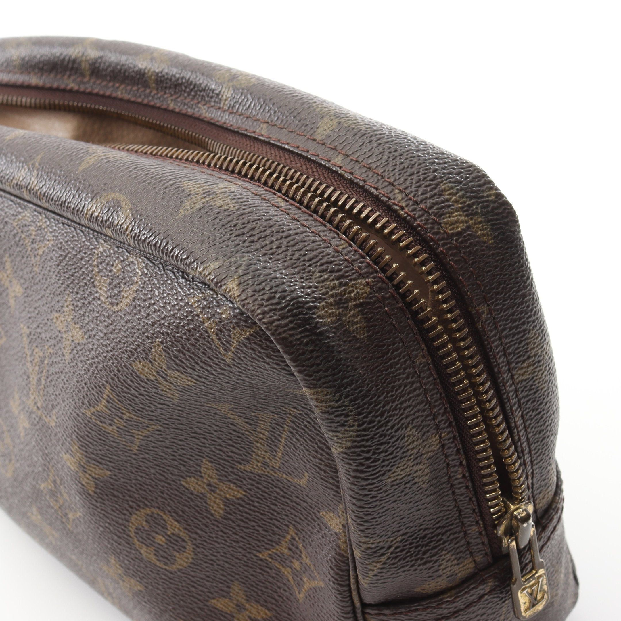 Louis Vuitton Louis Vuitton Truth Toilette 28 Monogram Cosmetic Pouch Brown Size ONE SIZE - 9 Thumbnail
