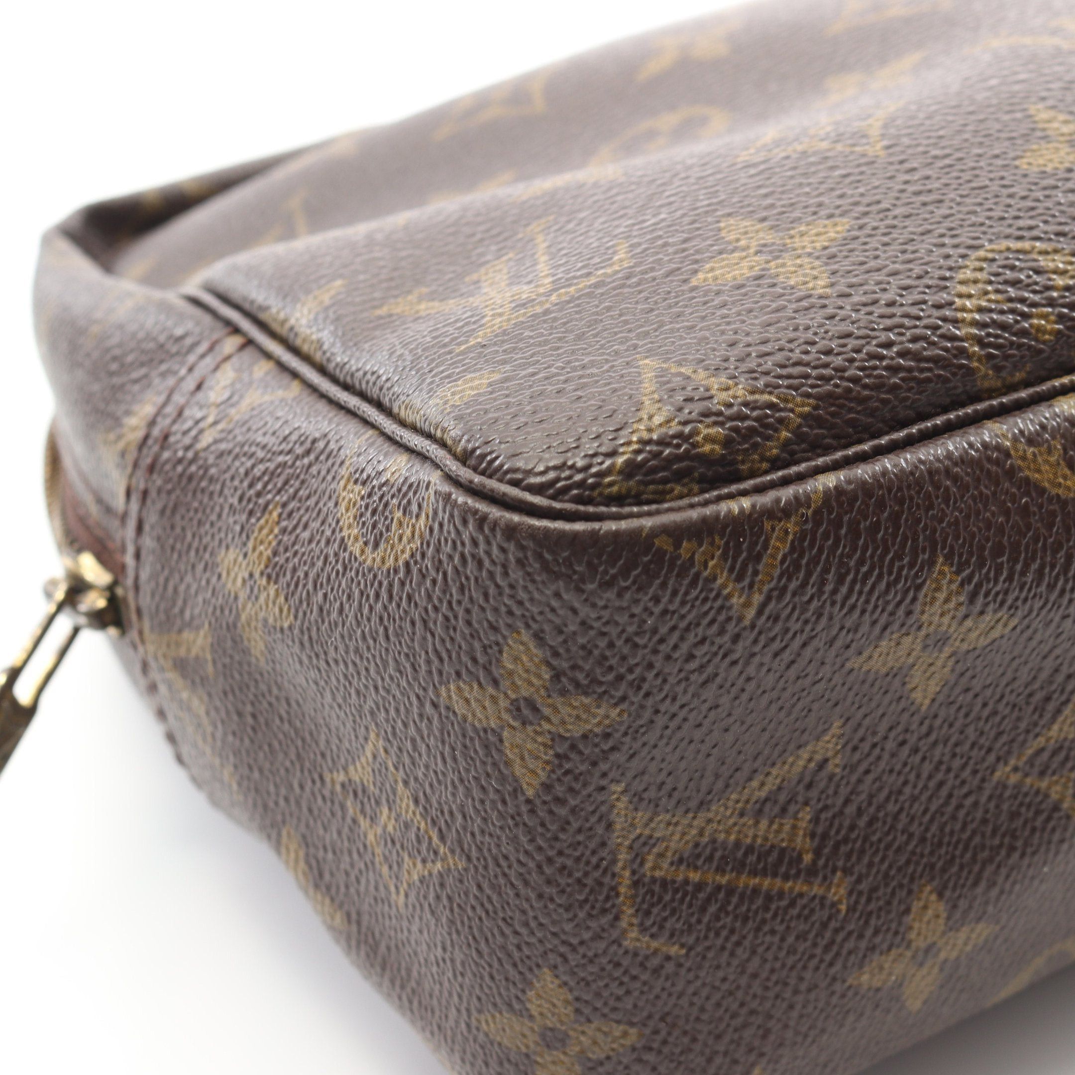 Louis Vuitton Louis Vuitton Truth Toilette 28 Monogram Cosmetic Pouch Brown Size ONE SIZE - 12 Thumbnail