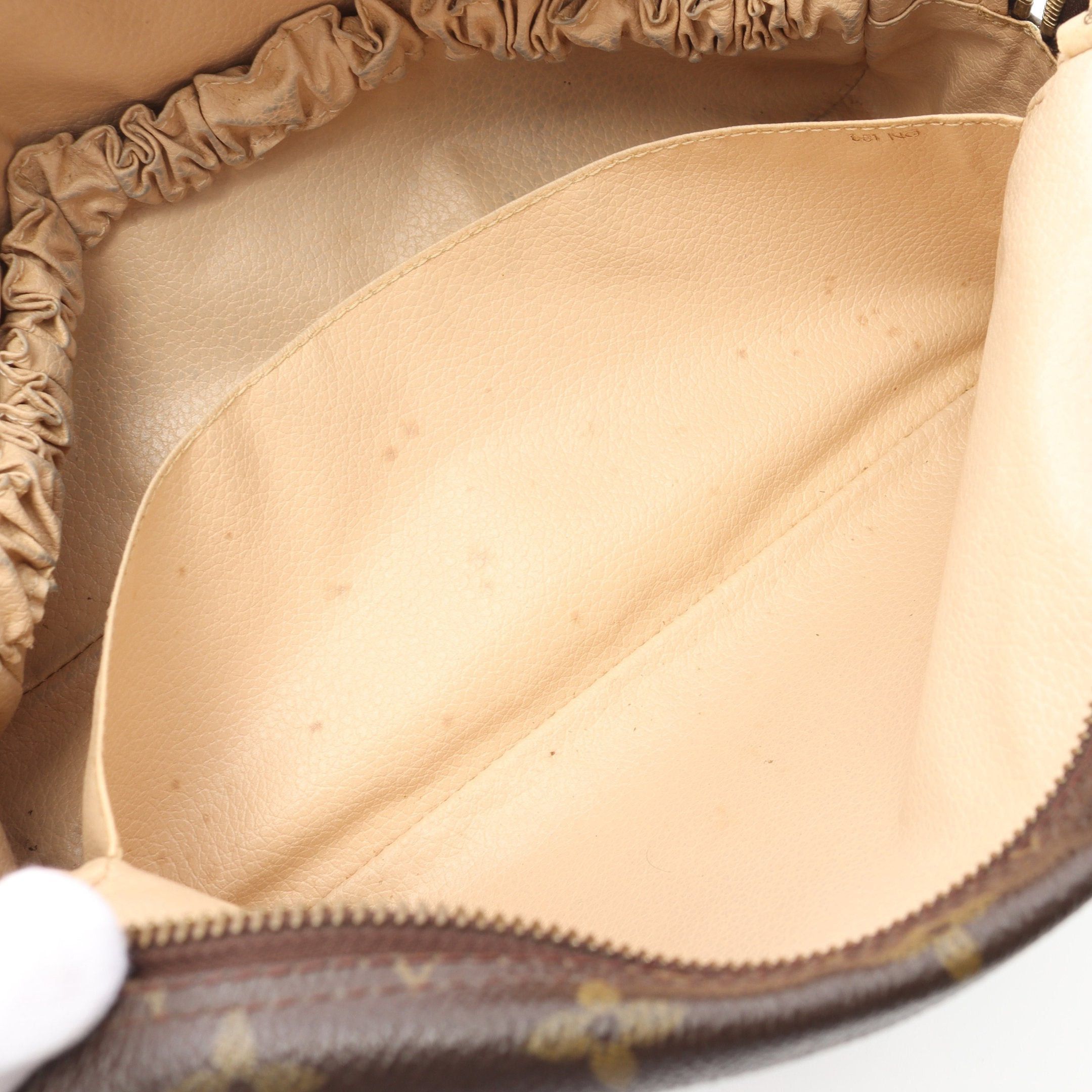 Louis Vuitton Louis Vuitton Truth Toilette 28 Monogram Cosmetic Pouch Brown Size ONE SIZE - 8 Thumbnail
