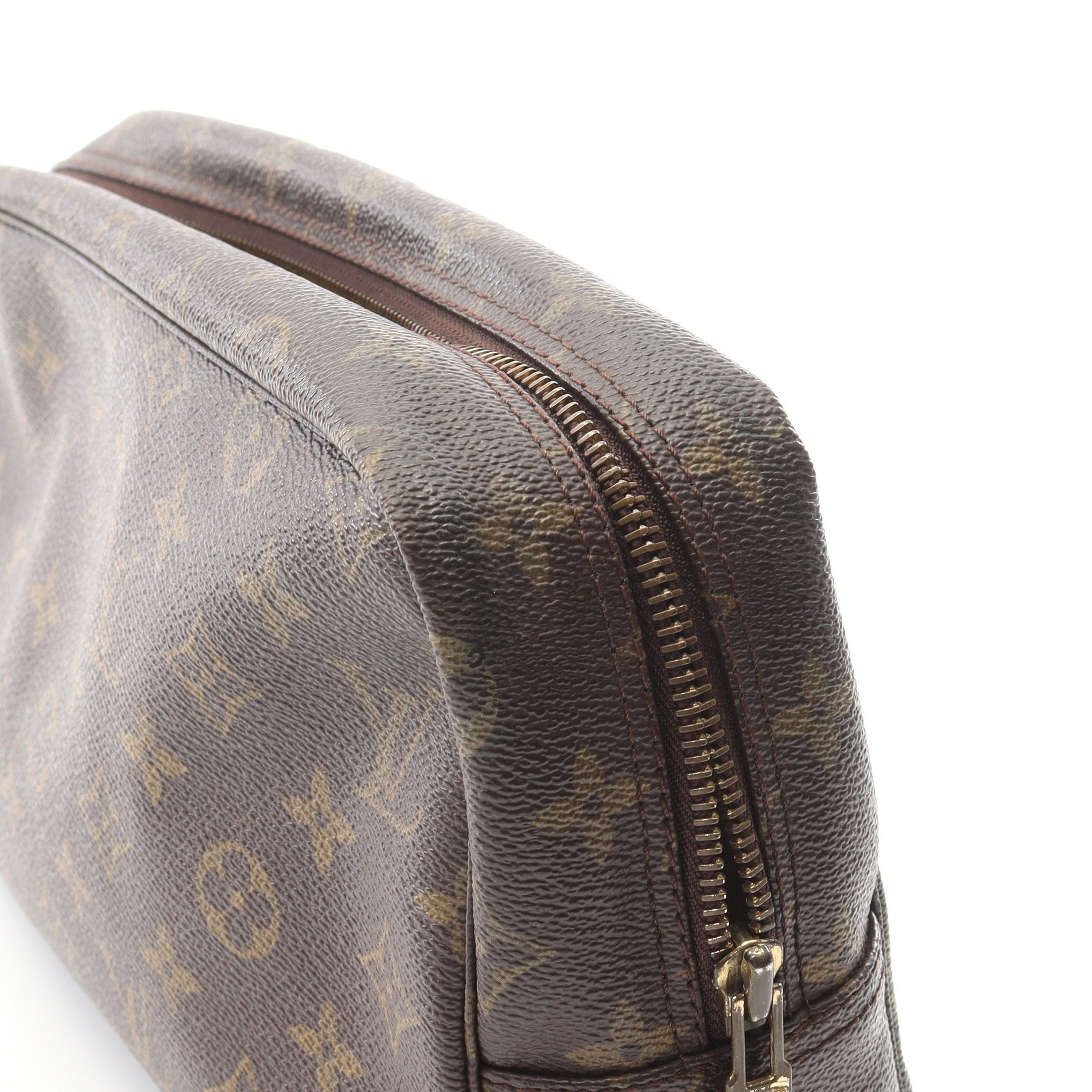 Louis Vuitton Louis Vuitton Truth Toilette 28 Monogram Cosmetic Pouch Brown Size ONE SIZE - 13 Thumbnail