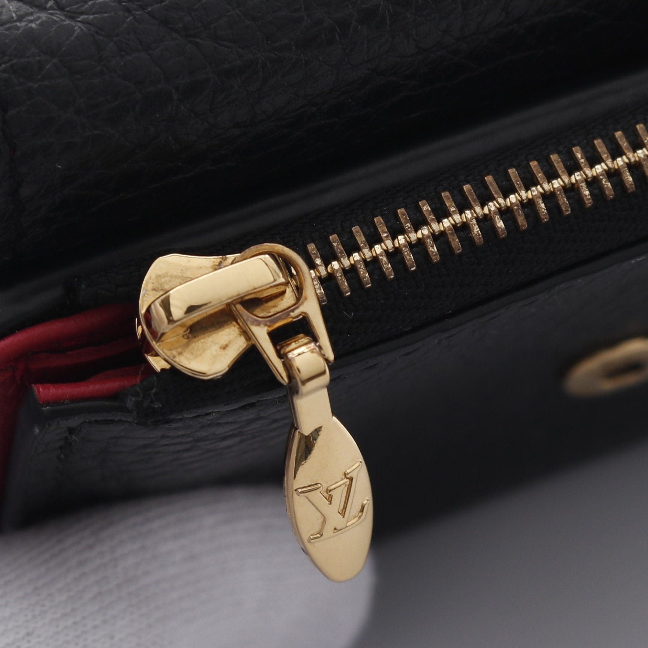 Louis Vuitton Louis Vuitton Portefeuille Capucines Xs Trifold Wallet Taurillon Leather Black Size ONE SIZE - 12 Thumbnail