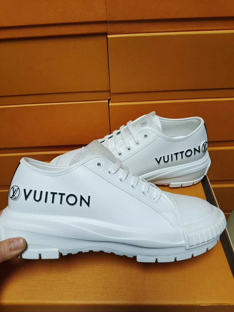 Louis Vuitton Louis Vuitton White Leather Lace-Up Sneakers Size US 8 / EU 41 - 2 Thumbnail