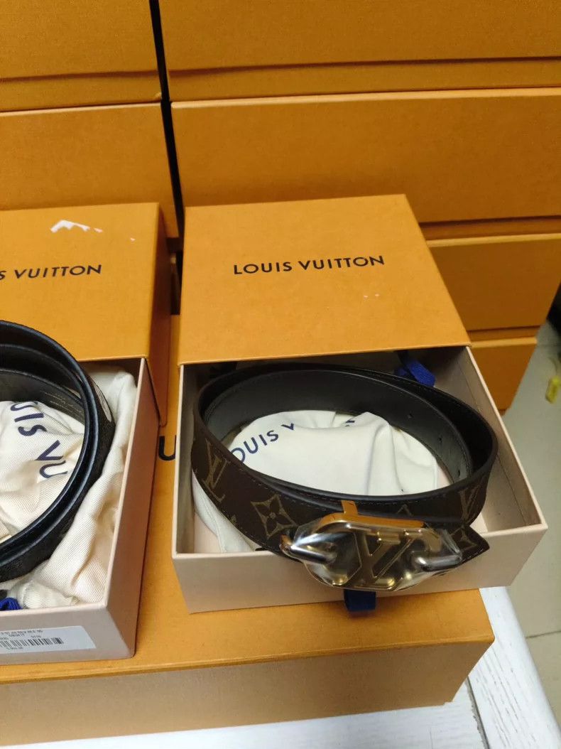 Louis Vuitton Louis Vuitton Monogram Leather Belt Brand New Size ONE SIZE - 2 Thumbnail
