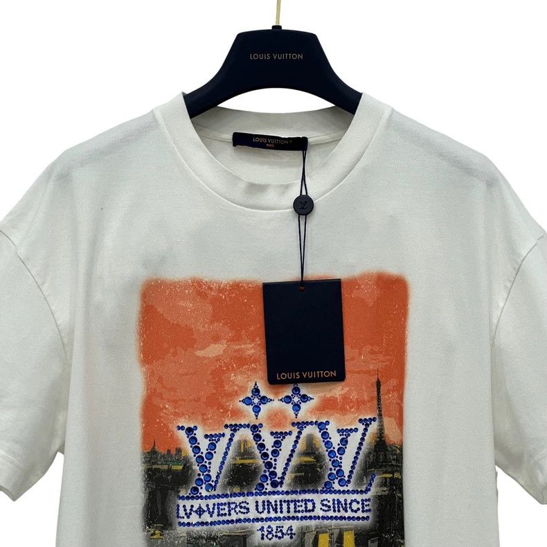 Louis Vuitton Louis Vuitton Short Sleeve Graphic Tee Size US S / EU 44-46 / 1 - 5 Thumbnail